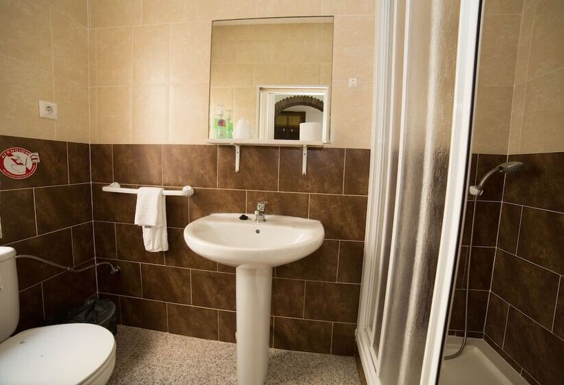 פונדק Hospedaje Lisboa Algeciras