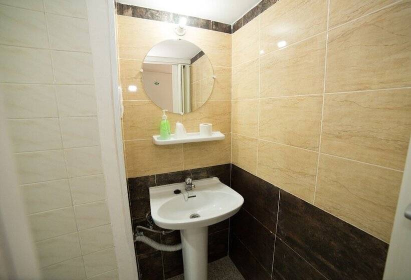 פונדק Hospedaje Lisboa Algeciras