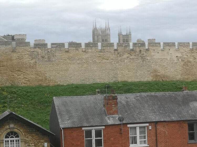 Отель Charlotte House