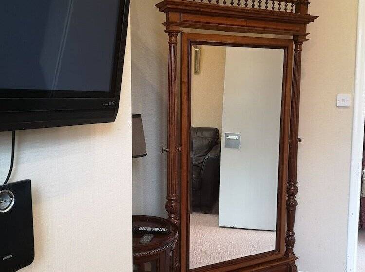 Отель Charlotte House