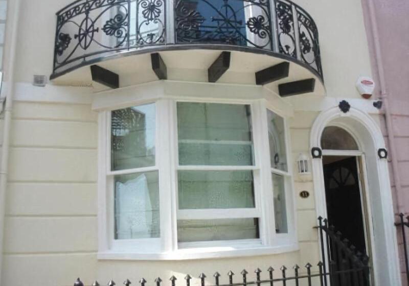 فندق Grand Pier Guest House