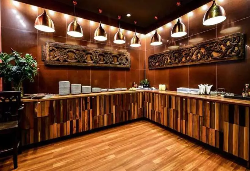 Hotel Lap Roi Karon Beachfront