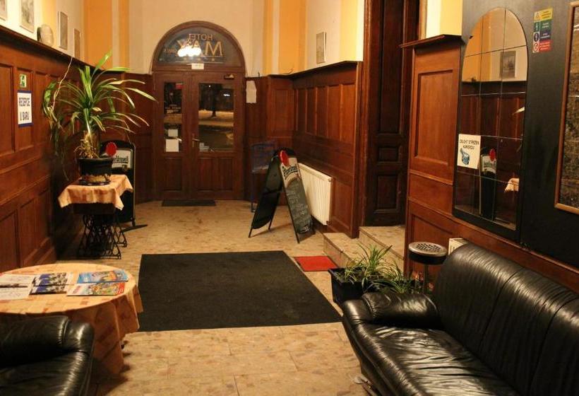 ホテル Max šimek