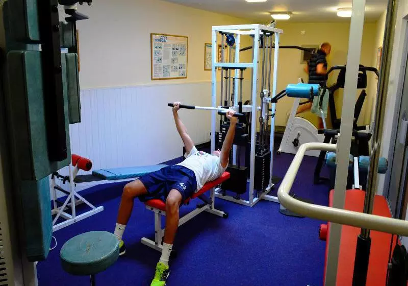 فندق The Red House