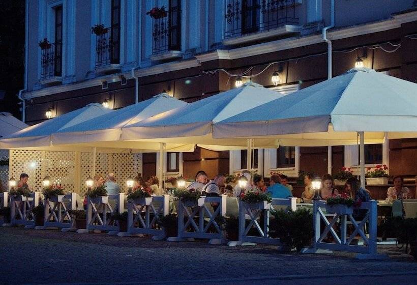 호텔 Optima Collection Kamianets Podilskyi