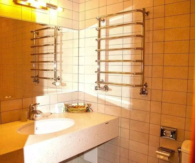 בית מלון כפרי Optima Collection Kamianets Podilskyi