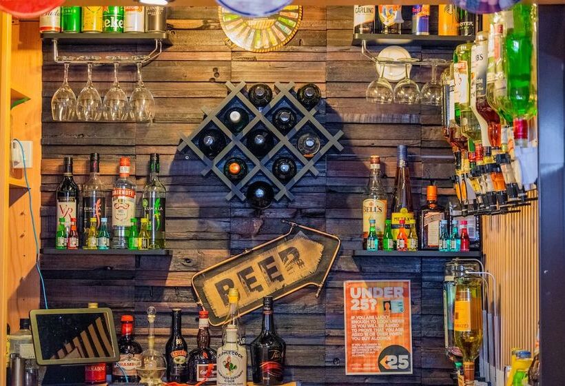 Royal Square Hotel   Nec & Birmingham Airport