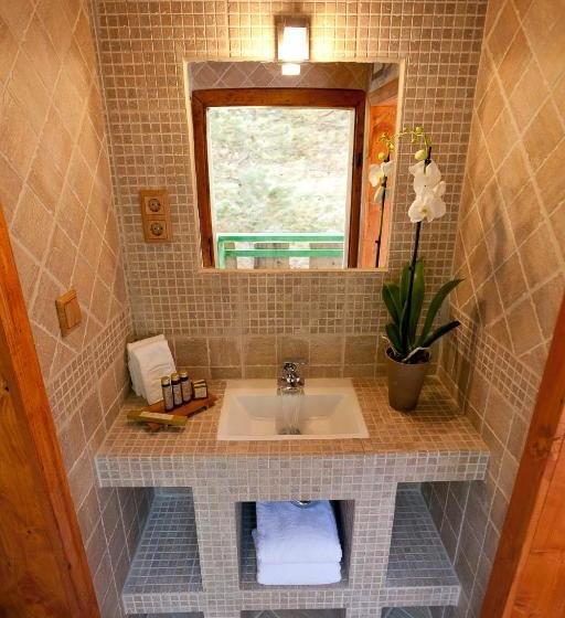 هتل روستایی Red Lake Inn