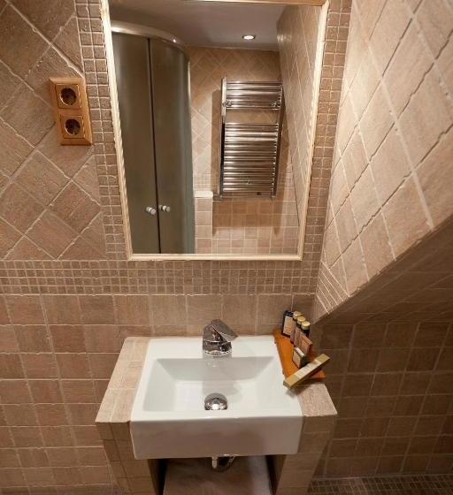 هتل روستایی Red Lake Inn