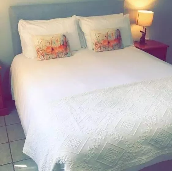 בית מלון כפרי The Bowling Green Steakhouse Restaurant &