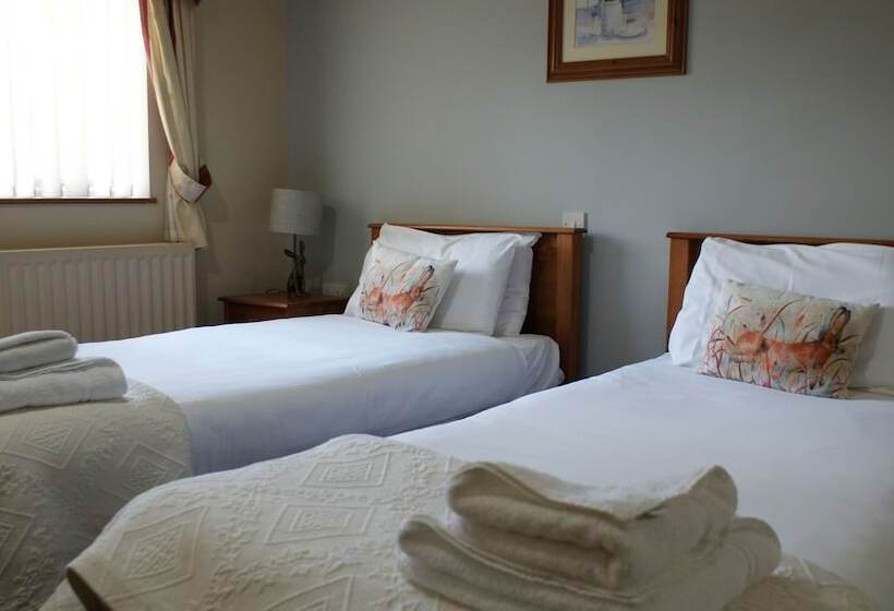 בית מלון כפרי The Bowling Green Steakhouse Restaurant &