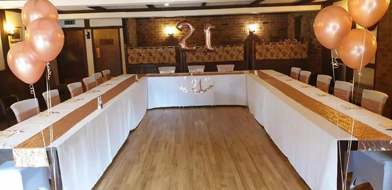 ホテル The Thatch Inn