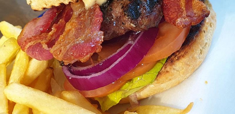 ホテル The Thatch Inn