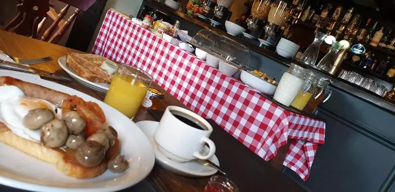 ホテル The Thatch Inn