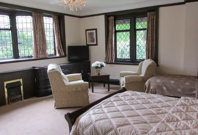 هتل Tudor Grange