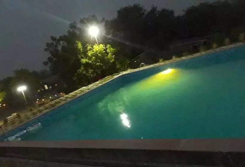 هتل Umaid Safaris & Desert Lodge