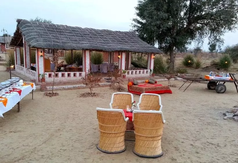 هتل Umaid Safaris & Desert Lodge