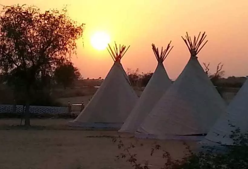 هتل Umaid Safaris & Desert Lodge