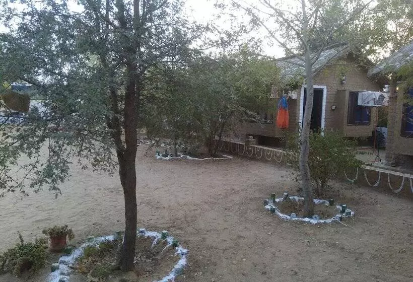 هتل Umaid Safaris & Desert Lodge