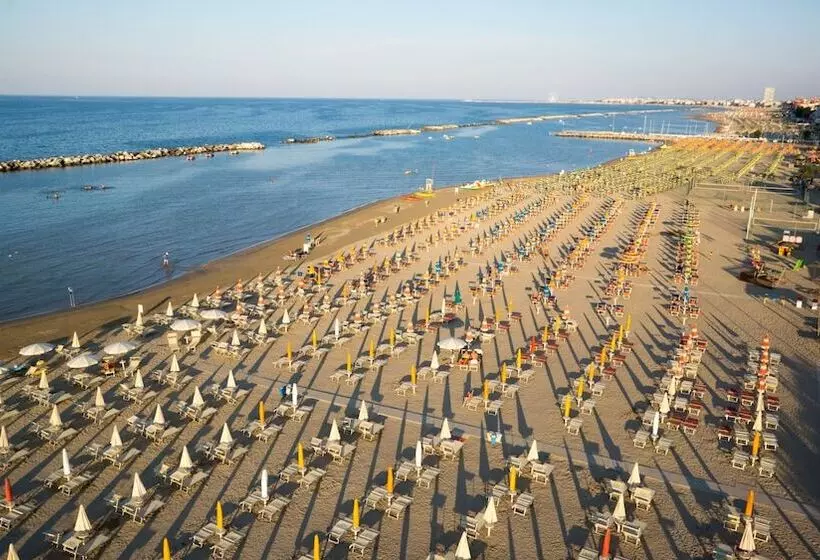 هتل Villa Dei Fiori   Sul Mare Con Piscina