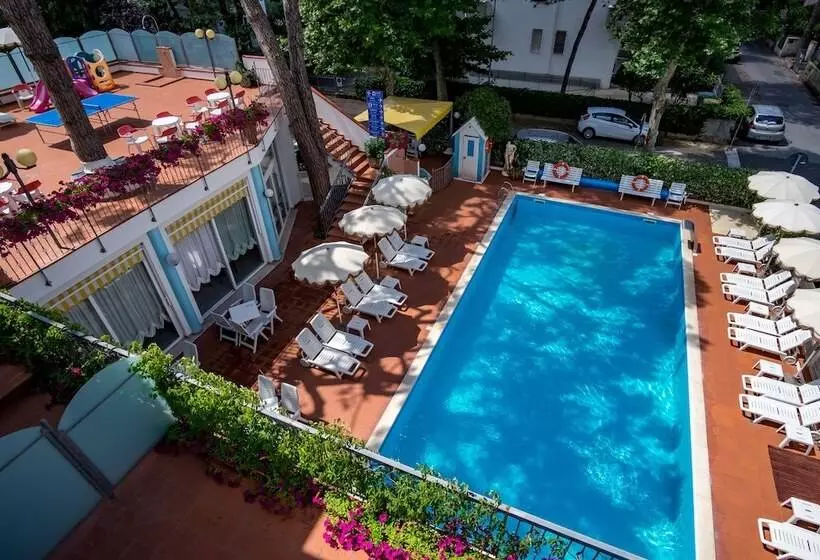 هتل Villa Dei Fiori   Sul Mare Con Piscina