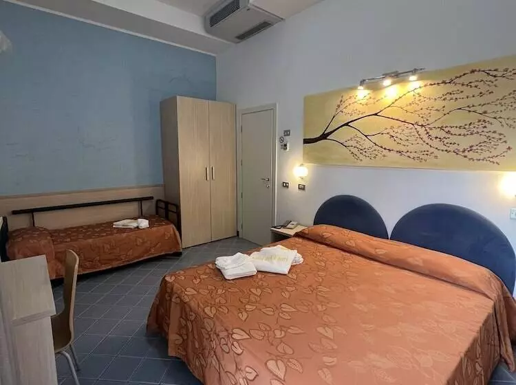 هتل Villa Dei Fiori   Sul Mare Con Piscina