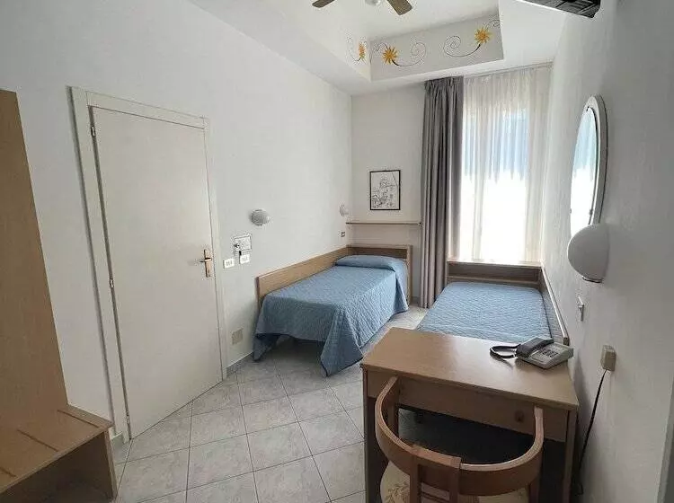 هتل Villa Dei Fiori   Sul Mare Con Piscina