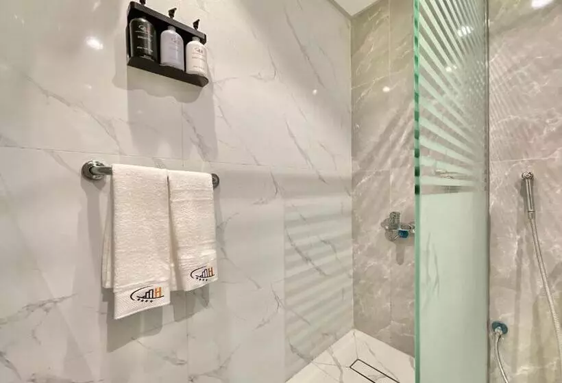 酒店 Zowar International