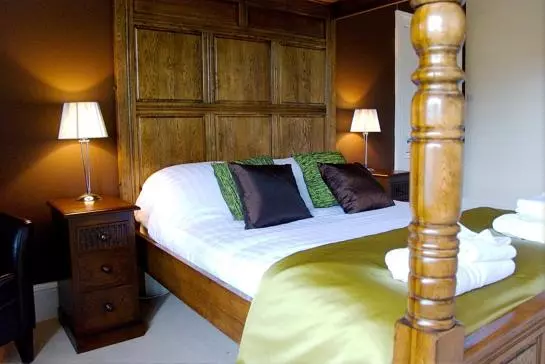 פנסיון Swan At Forton