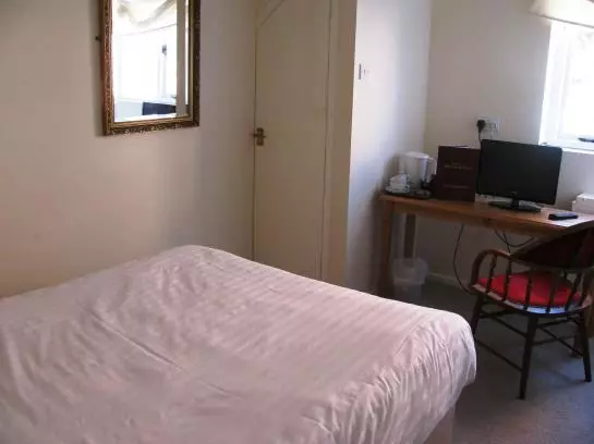 פנסיון Swan At Forton