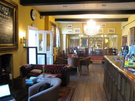 פנסיון Swan At Forton