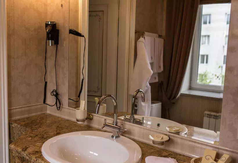 בית מלון כפרי Business Club  Razumovsky