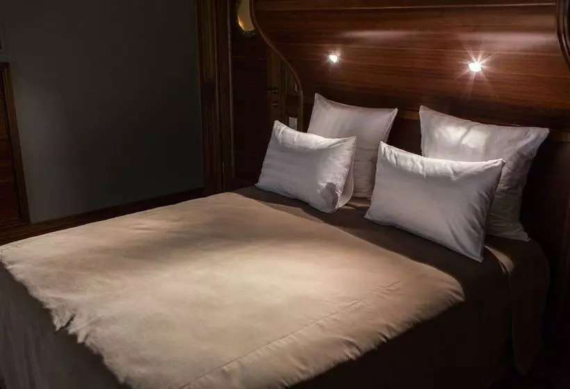 בית מלון כפרי Business Club  Razumovsky