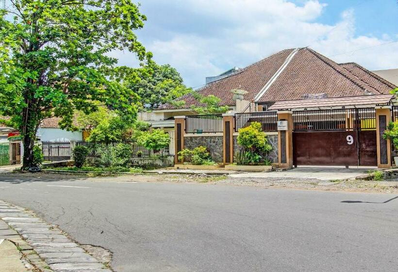 Szálloda Oyo 91729 Griya Monjari