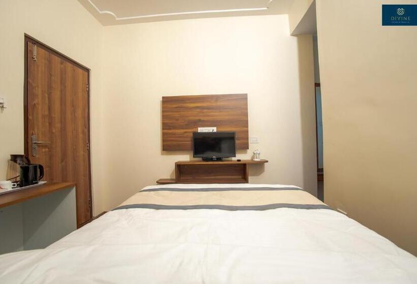 Hotel Divine S The Elite Zong