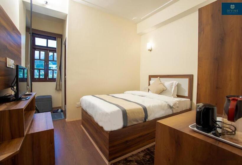 Hotel Divine S The Elite Zong