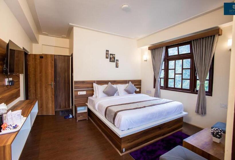 Hotel Divine S The Elite Zong