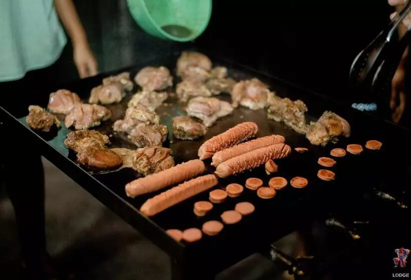 Hotelli Elepath Lodge  Pinnawala