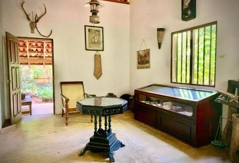 Hotelli Elepath Lodge  Pinnawala