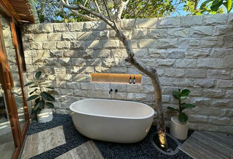 בית מלון כפרי Onaya Bali Resort   Adults Only