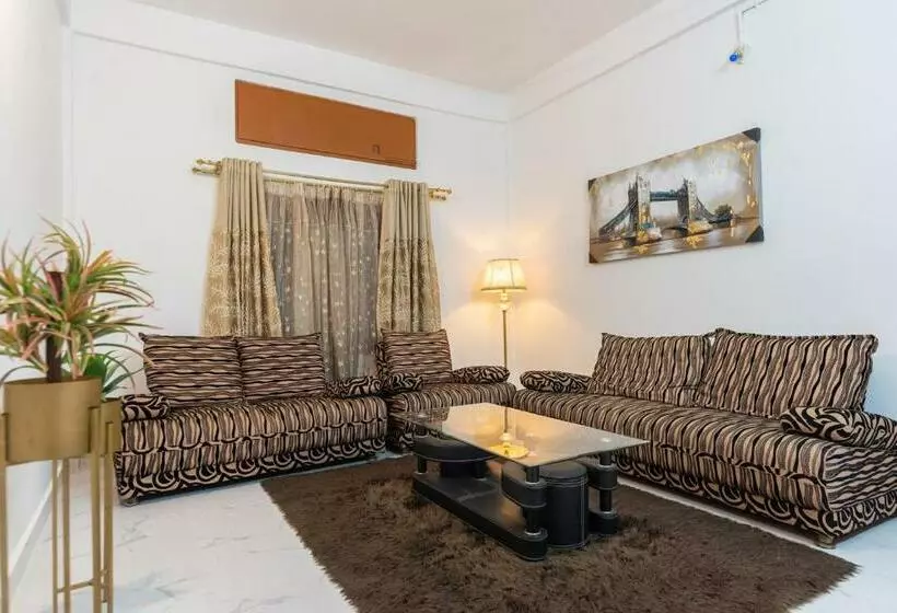 پانسیون Trinayan Guest House