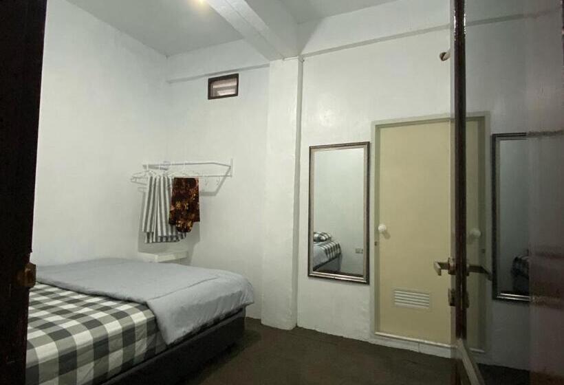 Пансион Violet Doorz Syariah