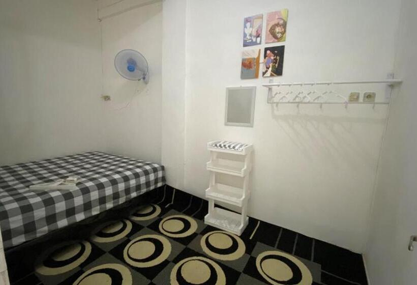 Пансион Violet Doorz Syariah