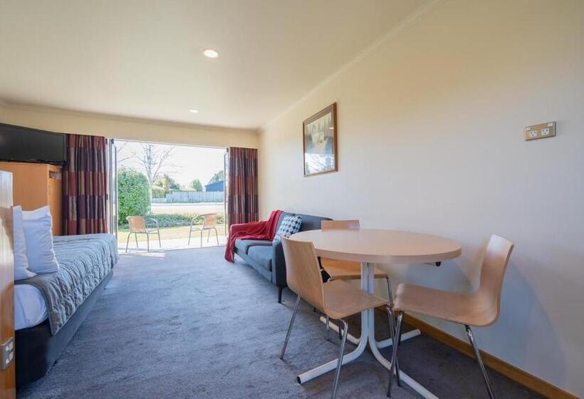 Te Anau Motel & Apartments