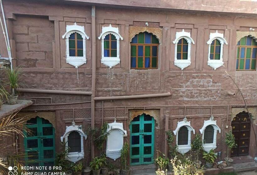 مبيت وإفطار Shangri La Old Heritage Haveli