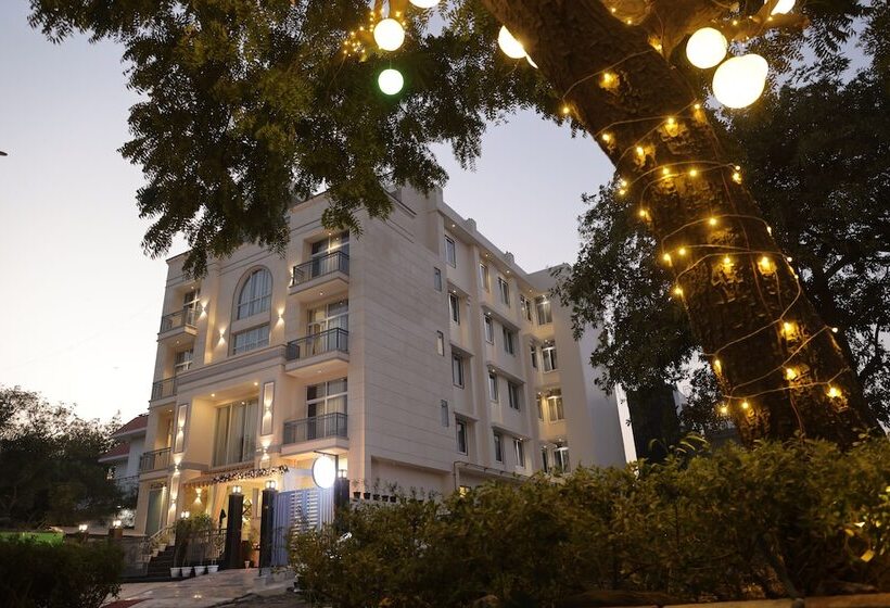 Lime Tree Hotel And Banquet Greater Noida