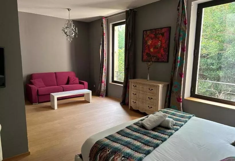 Aamiaismajoitus (B&B) Domaine Du Prieuré D Estagel