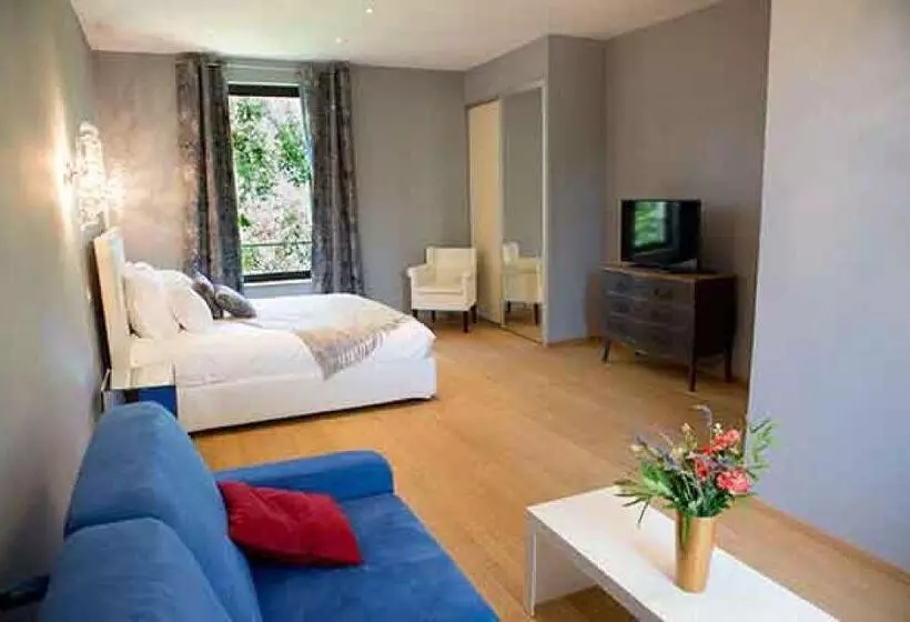 Aamiaismajoitus (B&B) Domaine Du Prieuré D Estagel