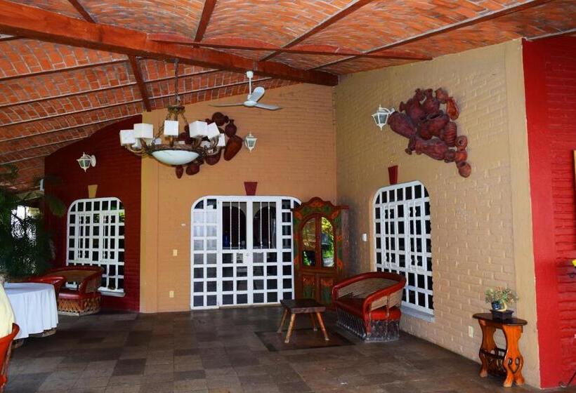 ホテル El Mesón De Doña Josefina