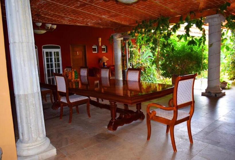 ホテル El Mesón De Doña Josefina